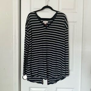 Ariat Lace Striped Shirt XXL Long Sleeve V Neckline‎